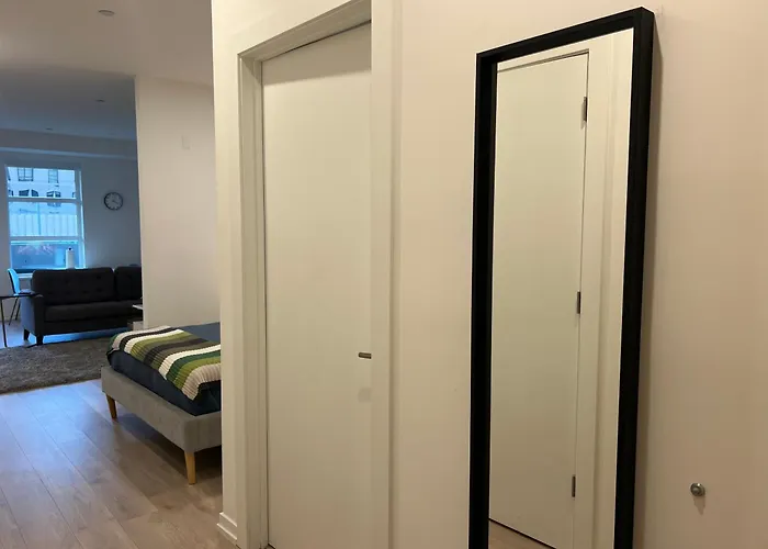 Calypso- Hollywood Apartment With Pool, Gym & Free Parking