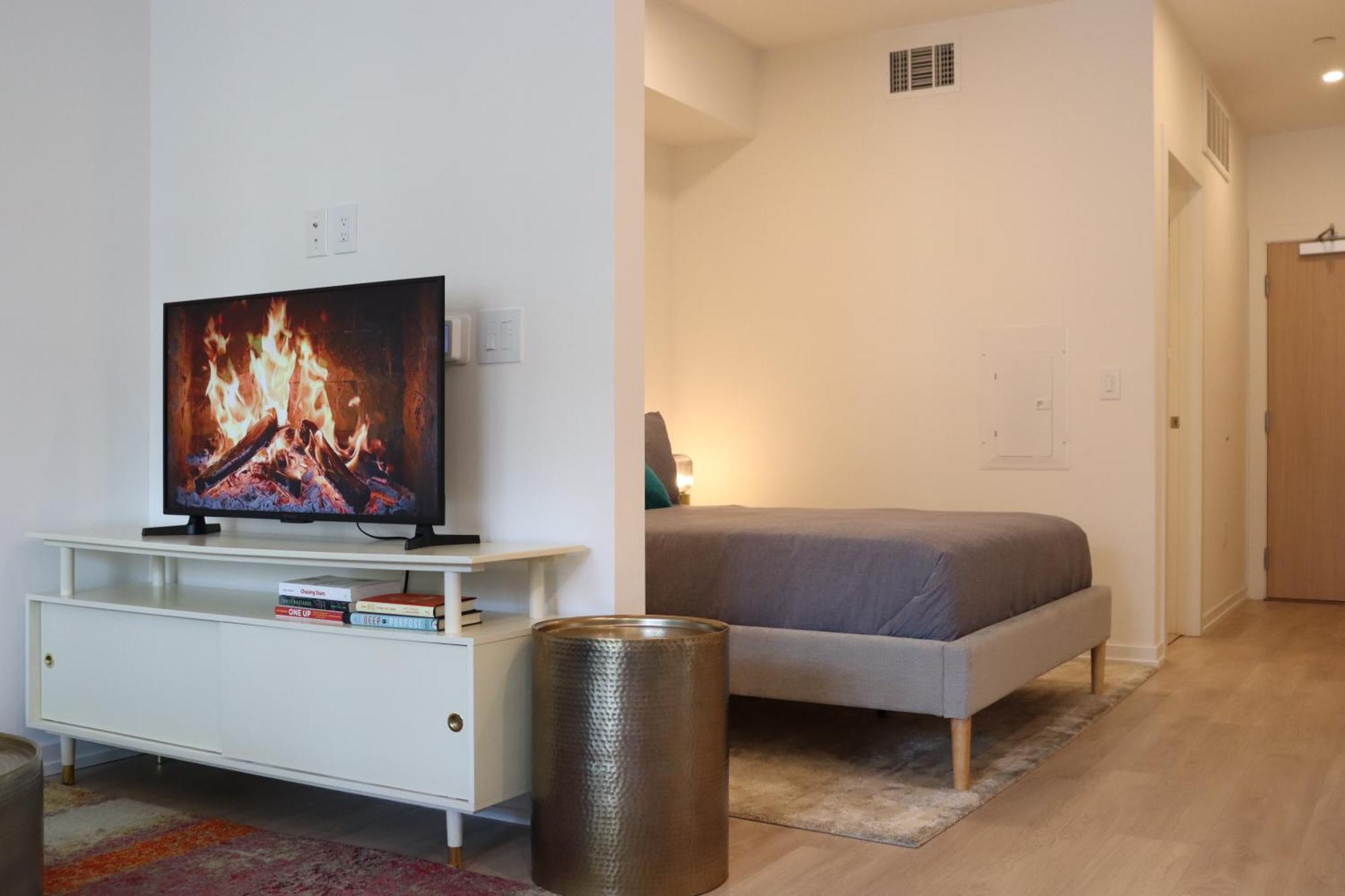 Calypso- Hollywood With Pool, Gym & Free Parking Apartment