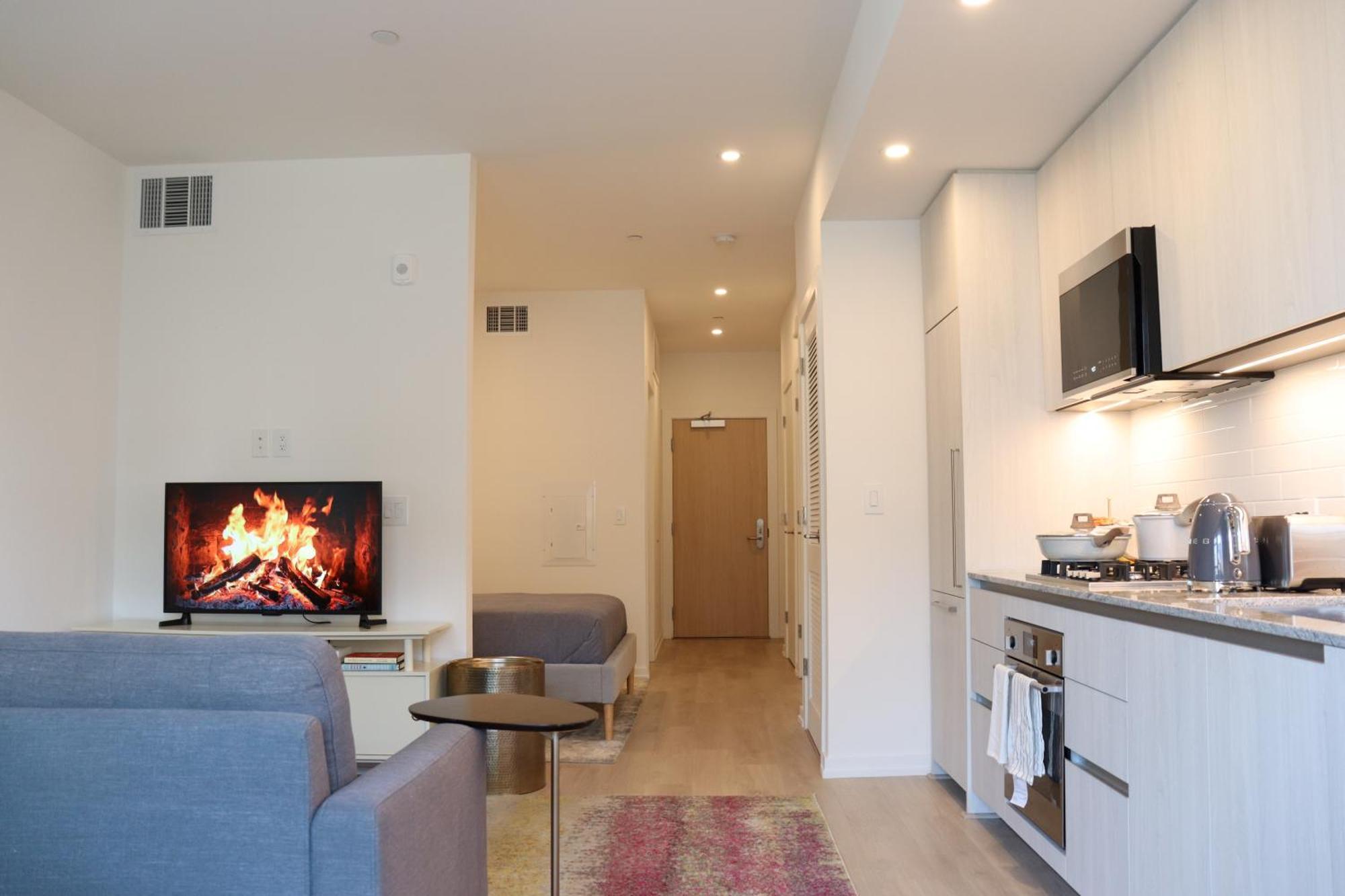 Calypso- Hollywood With Pool, Gym & Free Parking